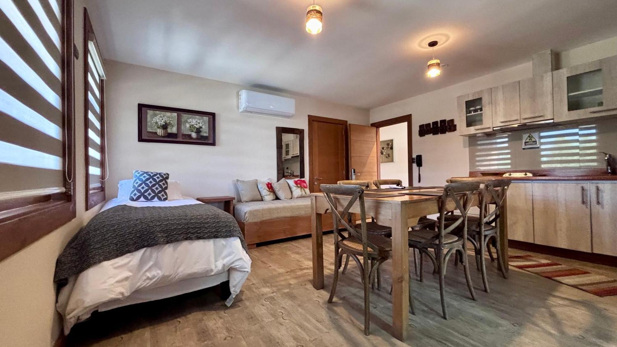 Entre Cumbres Apart Hotel Coyhaique Esterno foto