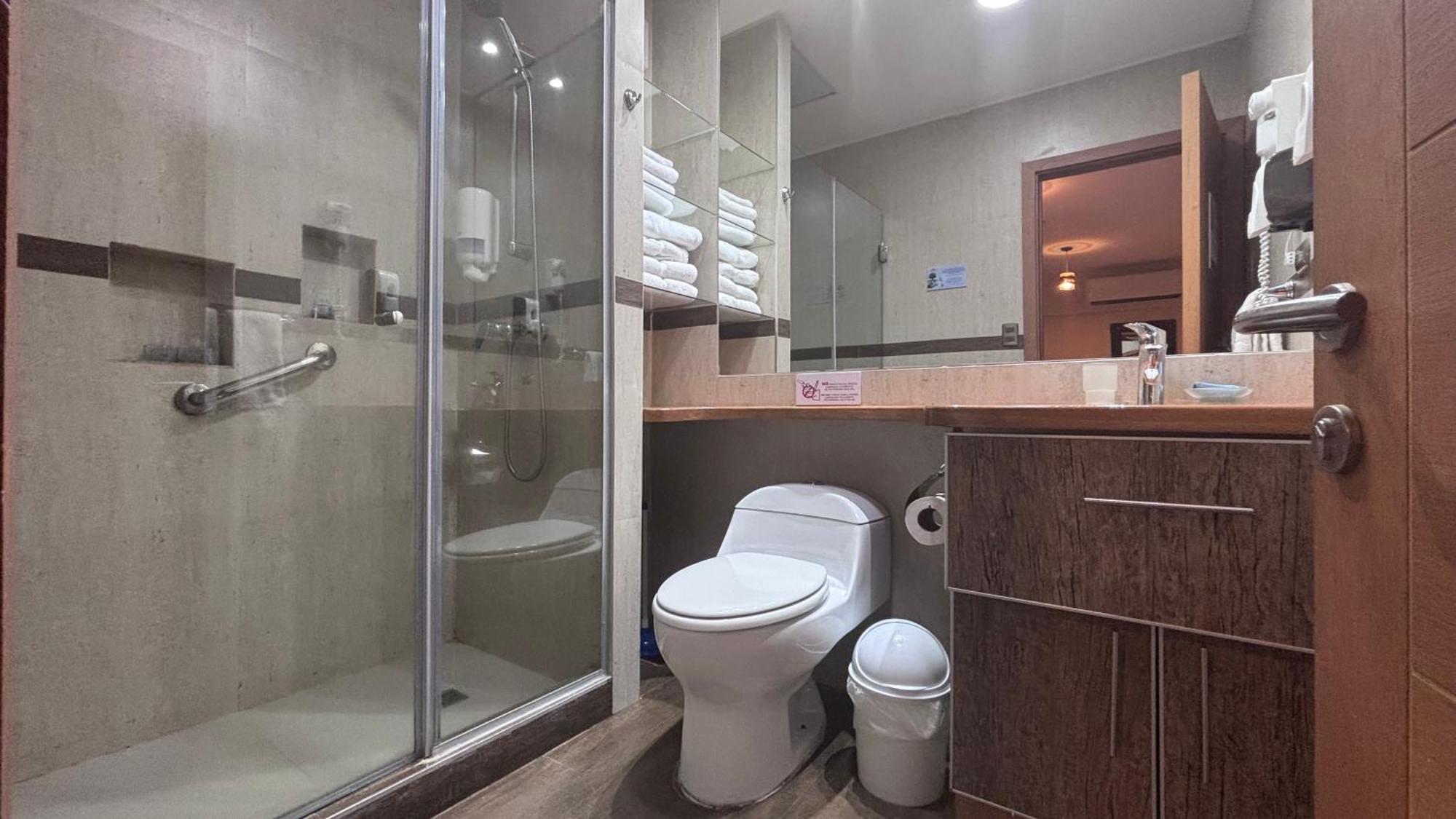 Entre Cumbres Apart Hotel Coyhaique Esterno foto