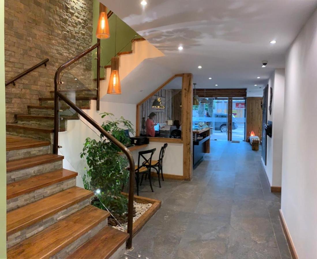Entre Cumbres Apart Hotel Coyhaique Esterno foto