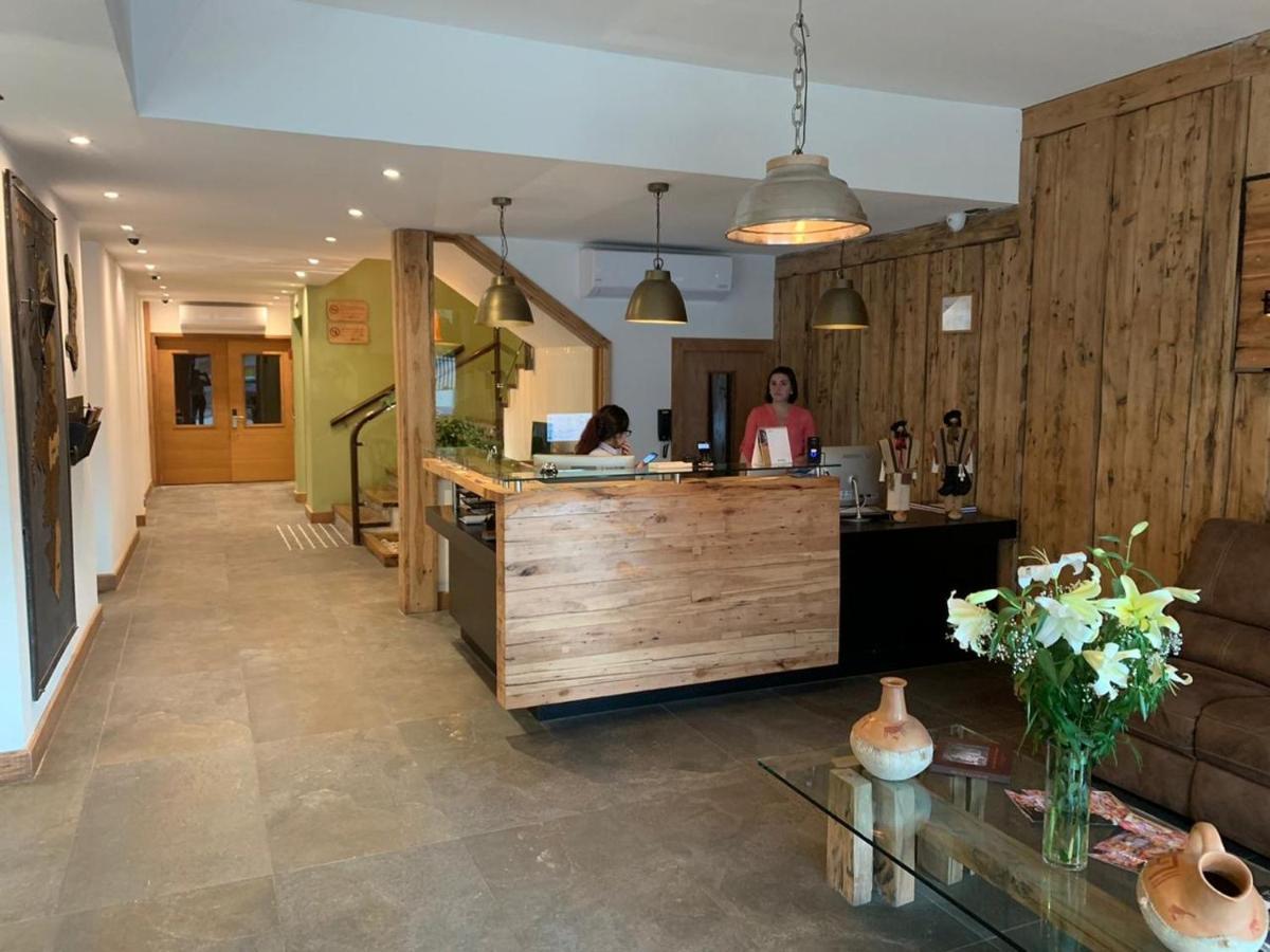Entre Cumbres Apart Hotel Coyhaique Esterno foto